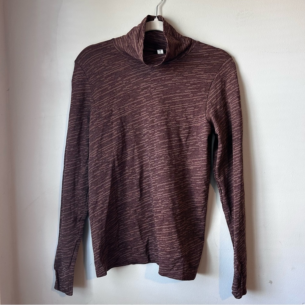 Athleta Flurry Seamless Turtleneck Women’s Sz Large Running Layer Brown Stripes